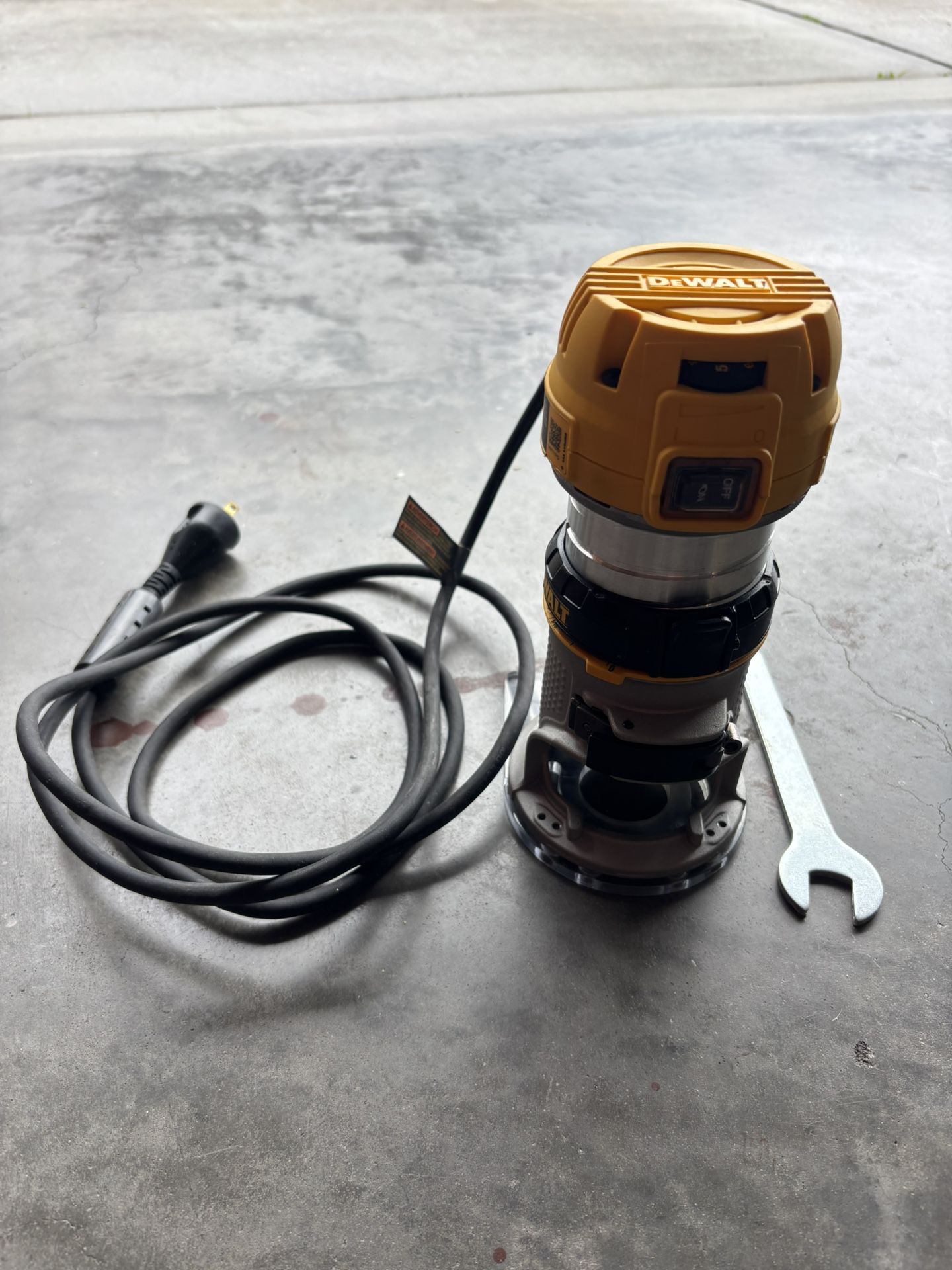 DeWalt 1 1/4hp Compact Router