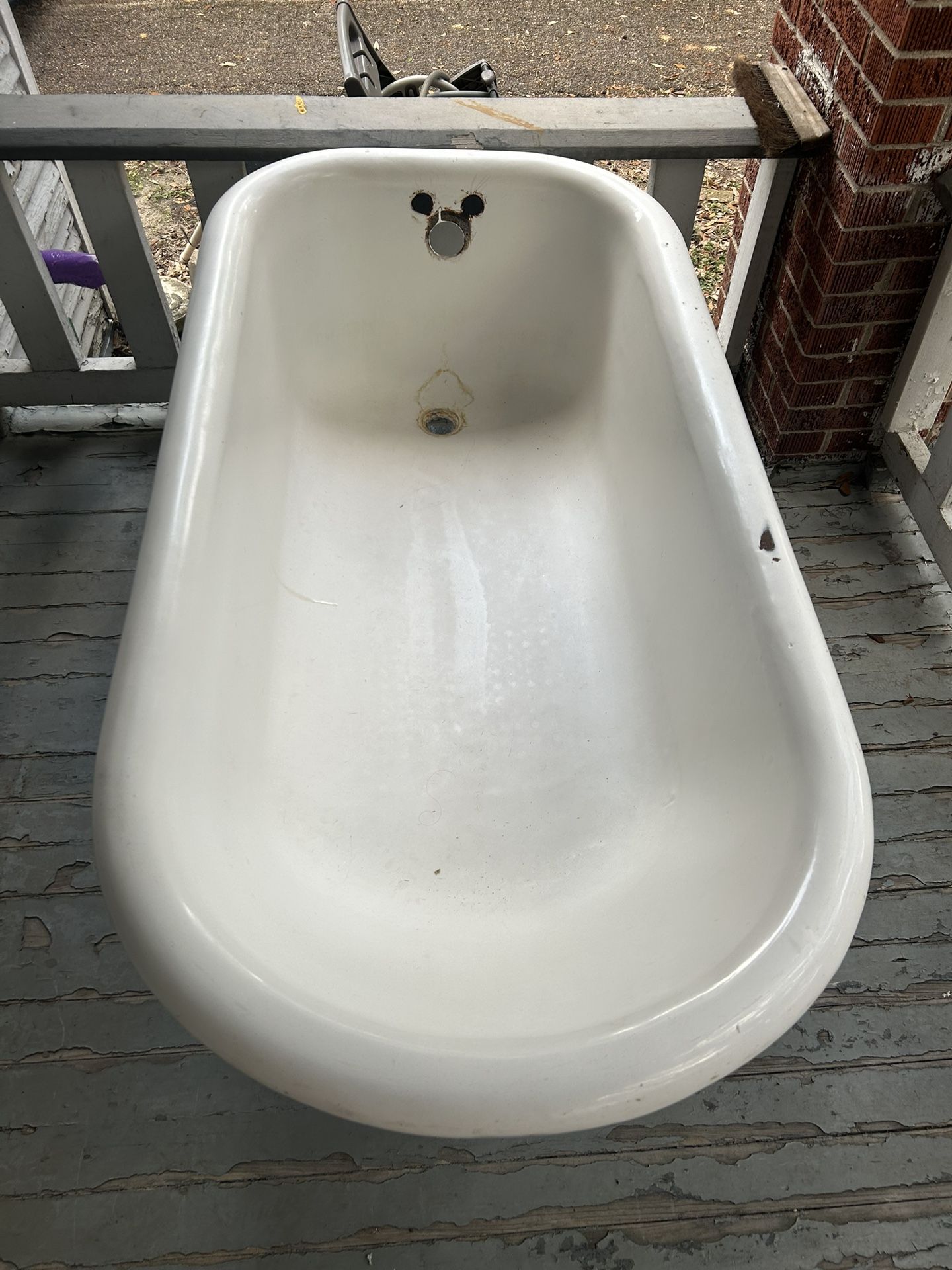 Vintage Cast Iron Soaking Tub