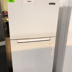 Magic Chef Top Freezer Refrigerator 10-cu ft