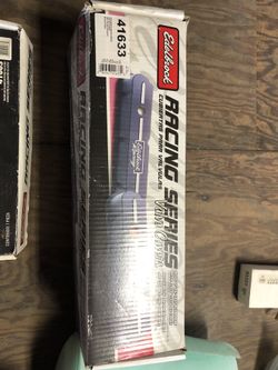 Brand new Edelbrock Racing Valve Covers 41633