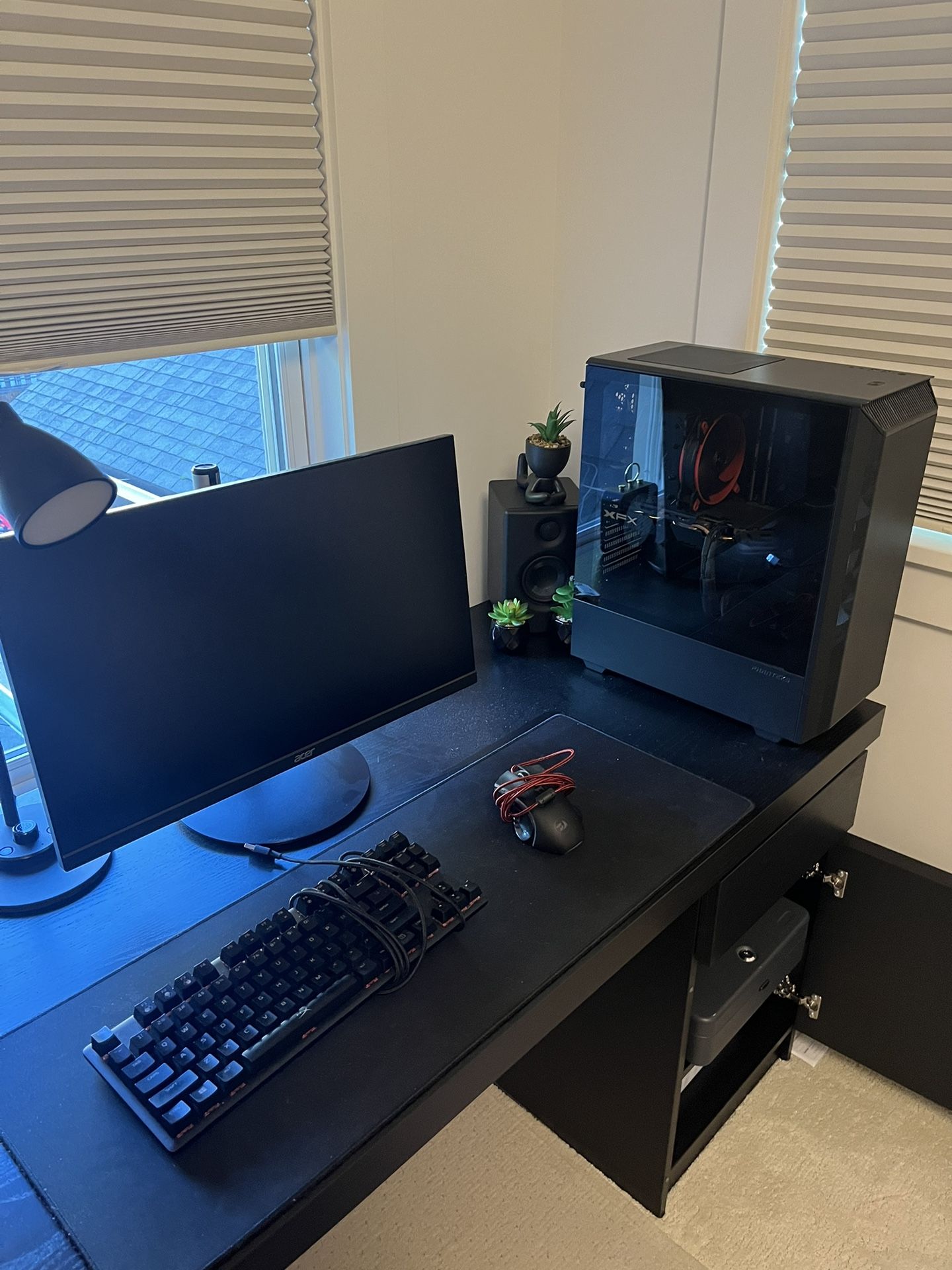 Custom Built PC Set Up (Message Me And I Will Sell Products Individually)