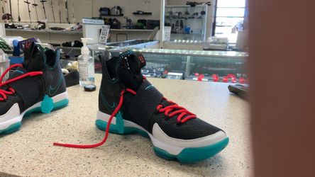 Nike AIR LEBRON 14 Xiv Red Carpet