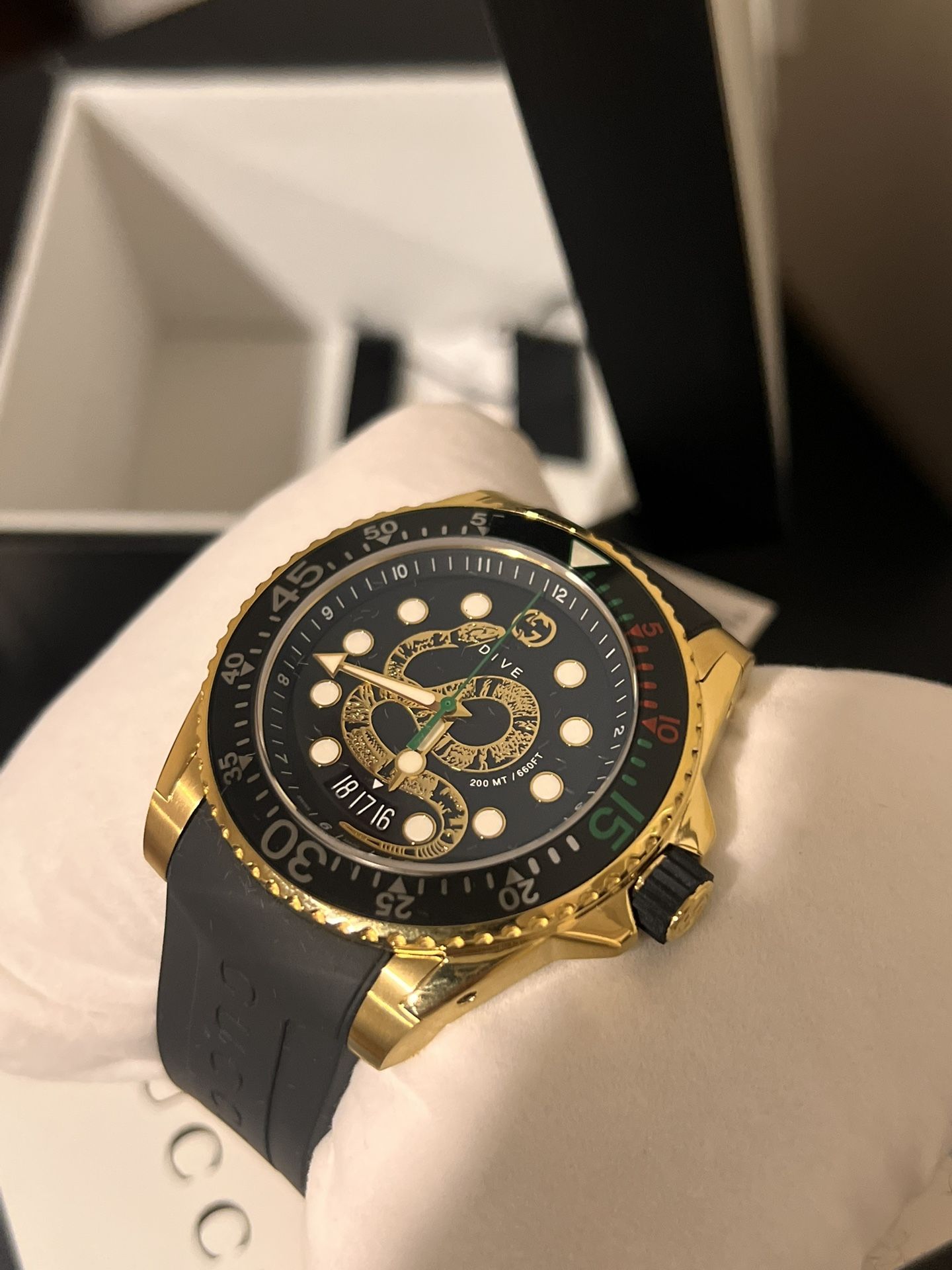 GUCCI DIVE WATCH SNAKE Dial 43mm