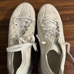 Reebok Zig Kinetica Running shoes Unisex. 11.5 Size