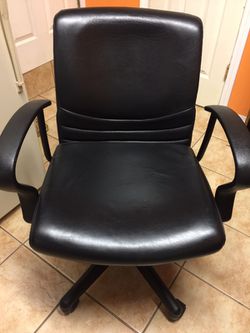 Office chair adjustable seat and back