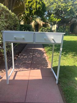 Nice office desk!