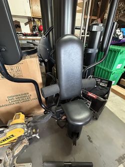 Vectors On-Line 3500 3 Person Workout Machine