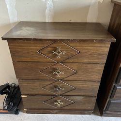 Wood Dresser 4 Drawers 