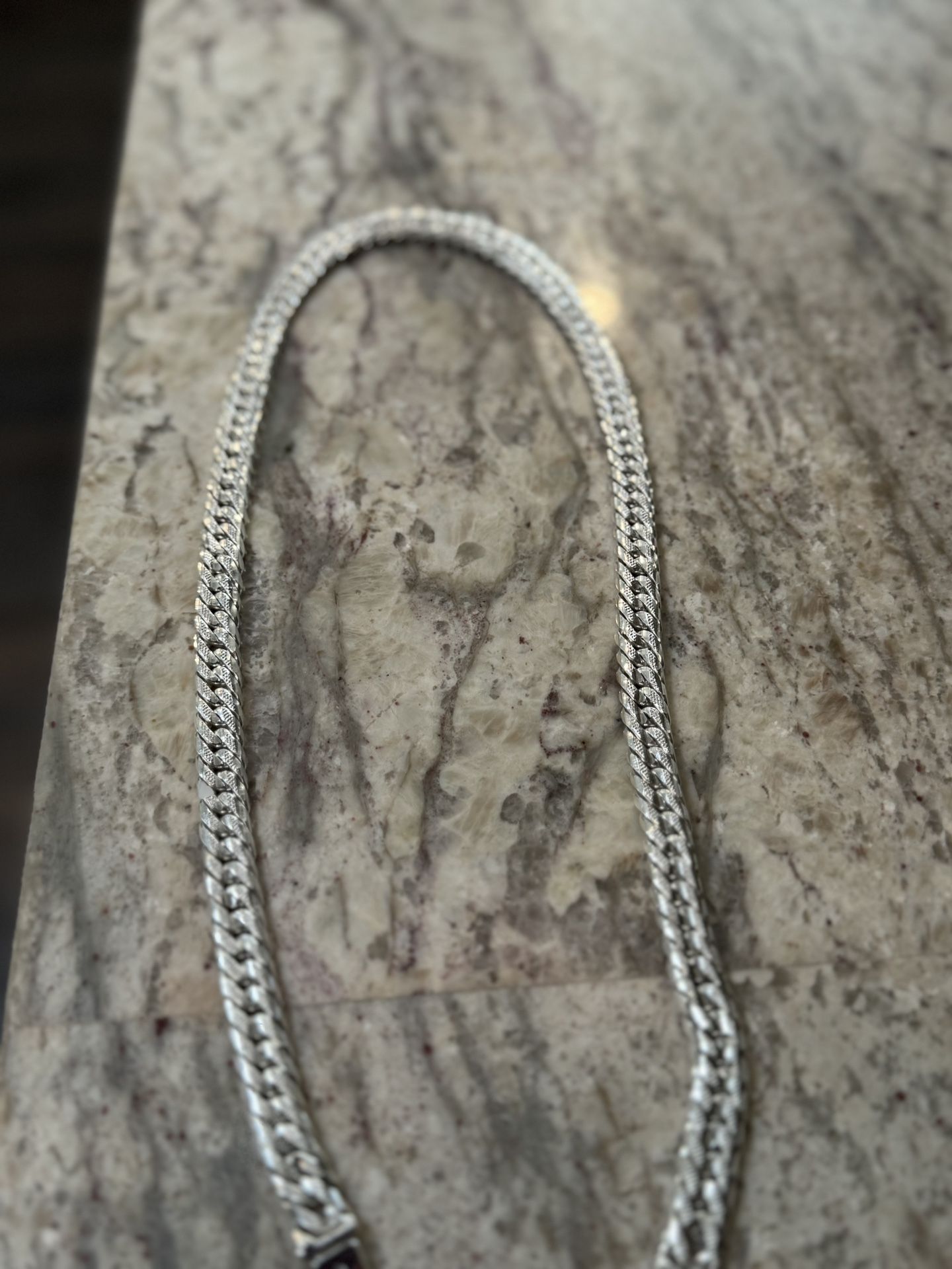 VERY NICE CUBAN LINK CHAIN