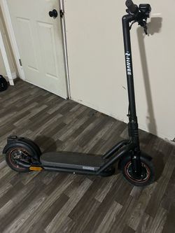 Electric scooter- NAVEE- black