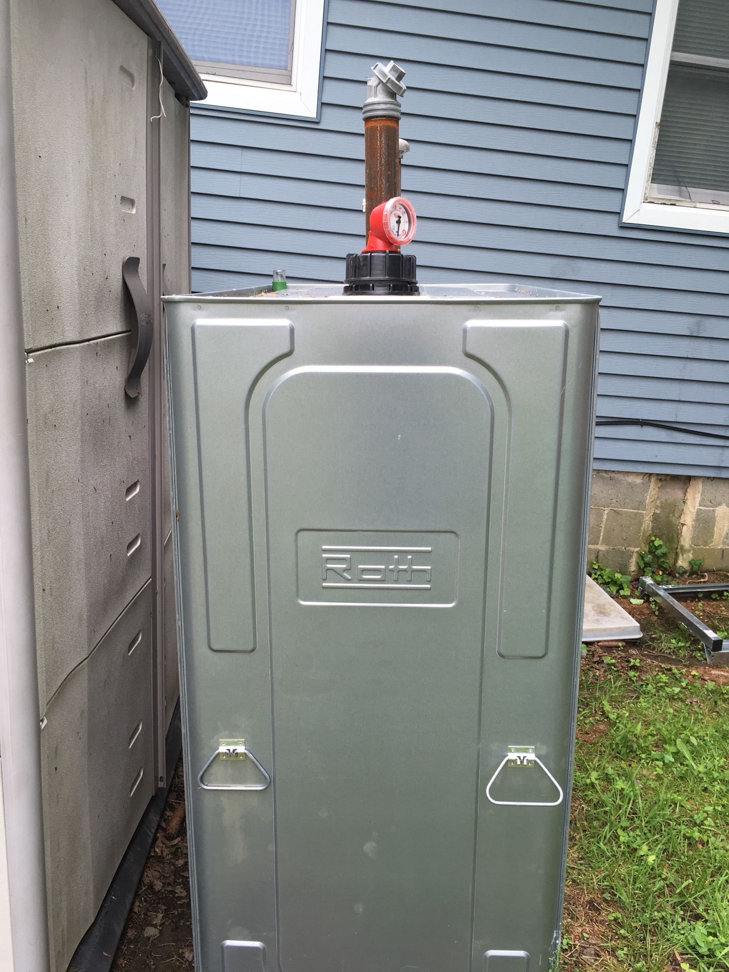 Roth DWT 275 gallon oil tank