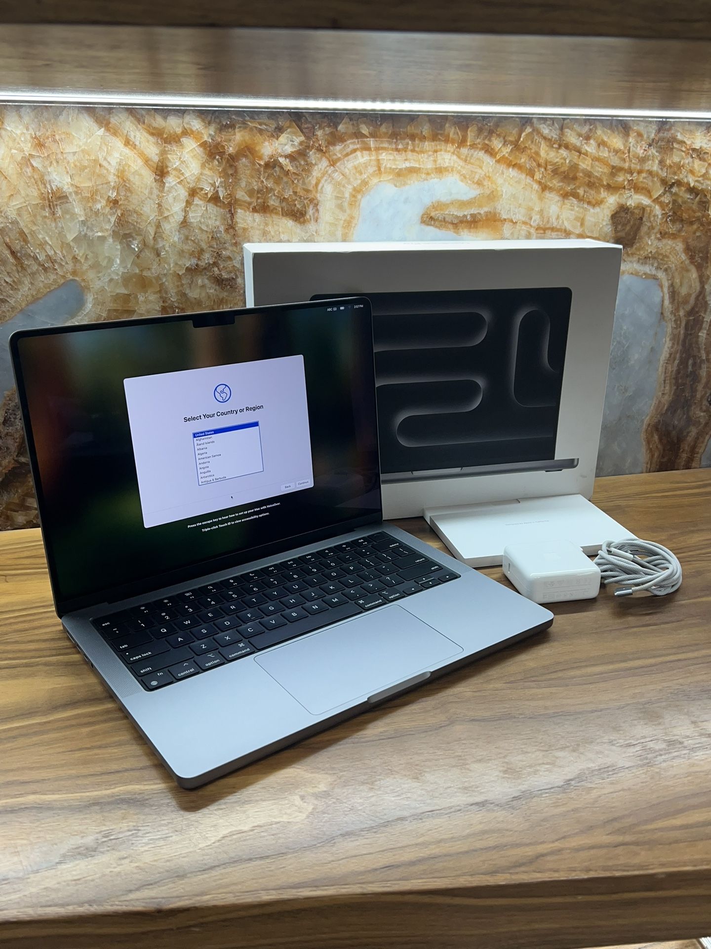 Apple 2023 MacBook Pro Laptop 14-inch M3 10-Core GPU 8GB RAM 512GB SSD A2918 Space Gray Like NEW!!,Apple,Apple MacBook Pro,MacBook Pro,M3 MacBook Pro,