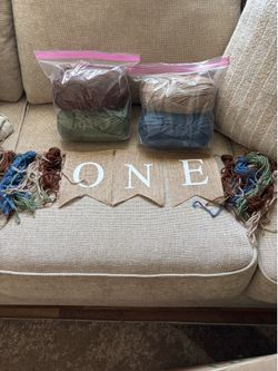 Burlap first birthday Banner yarn set