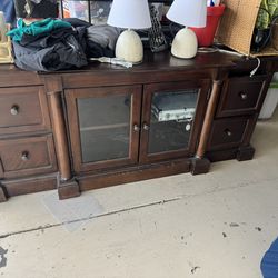 TV STAND / ENT CENTER
