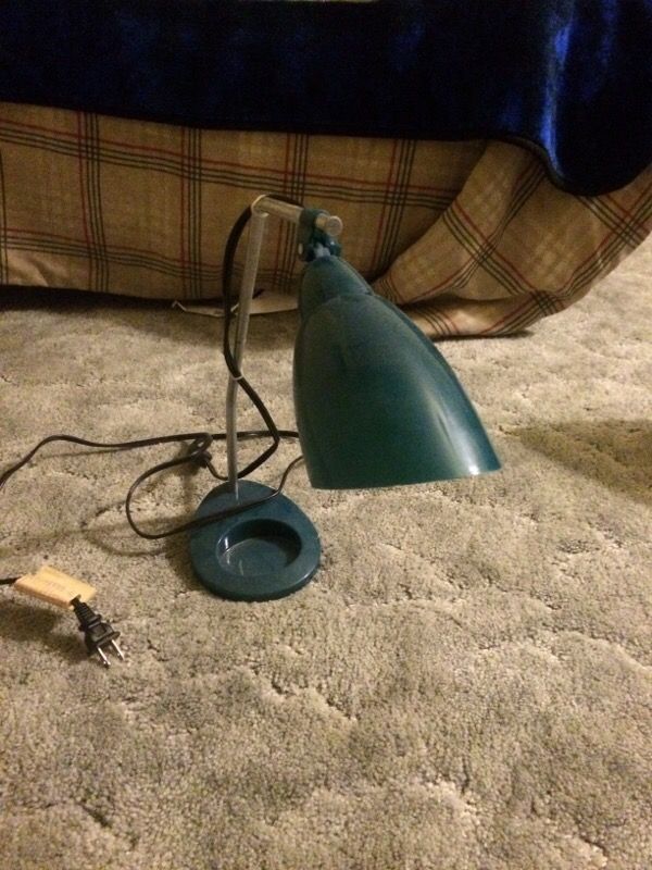 Desk lamp