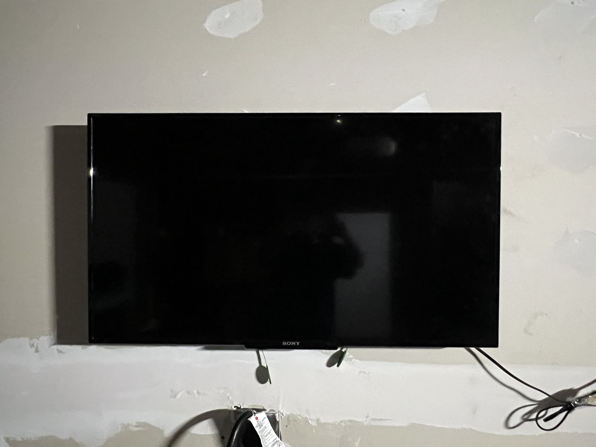 40” Sony TV