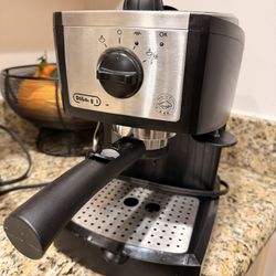 Delonghi Coffe Machine 