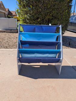 Kids book shelf