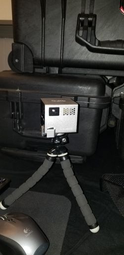Rif6 cube miniature projector