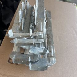 Simpson LRU210Z Light Rafter U Hanger - Slopeable 2x10 - Zmax Finish