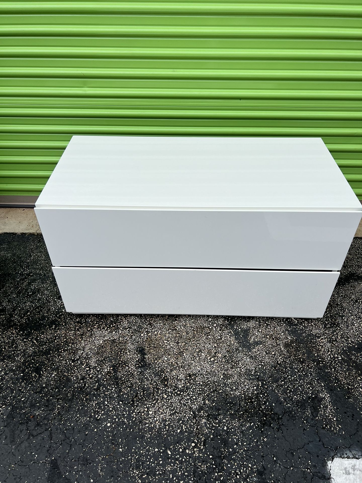 Beautiful White Dresser Comoda 2 Drawer