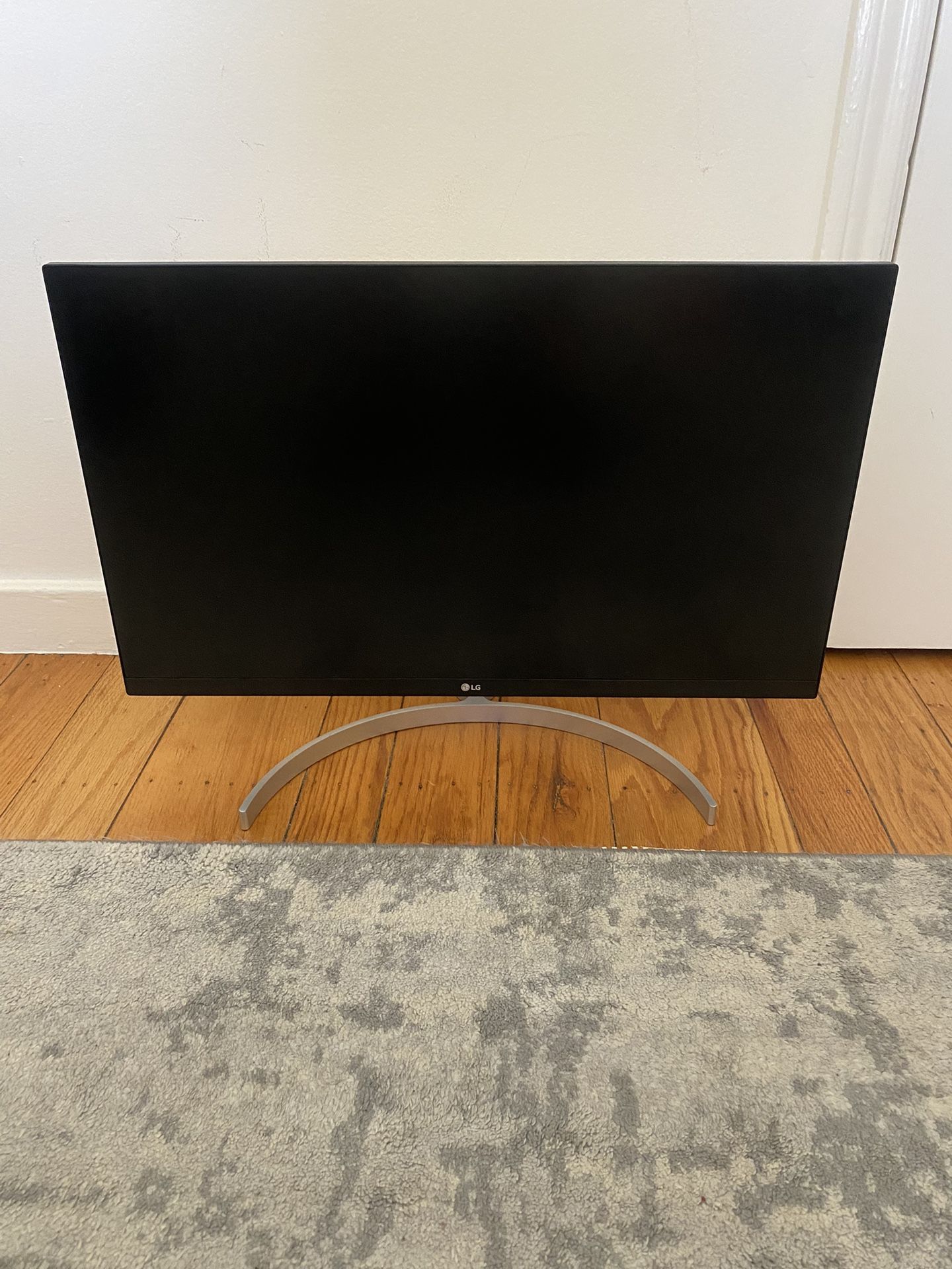 LG 27” 4K Monitor and Stand