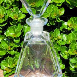 Crystal display perfume bottle 
