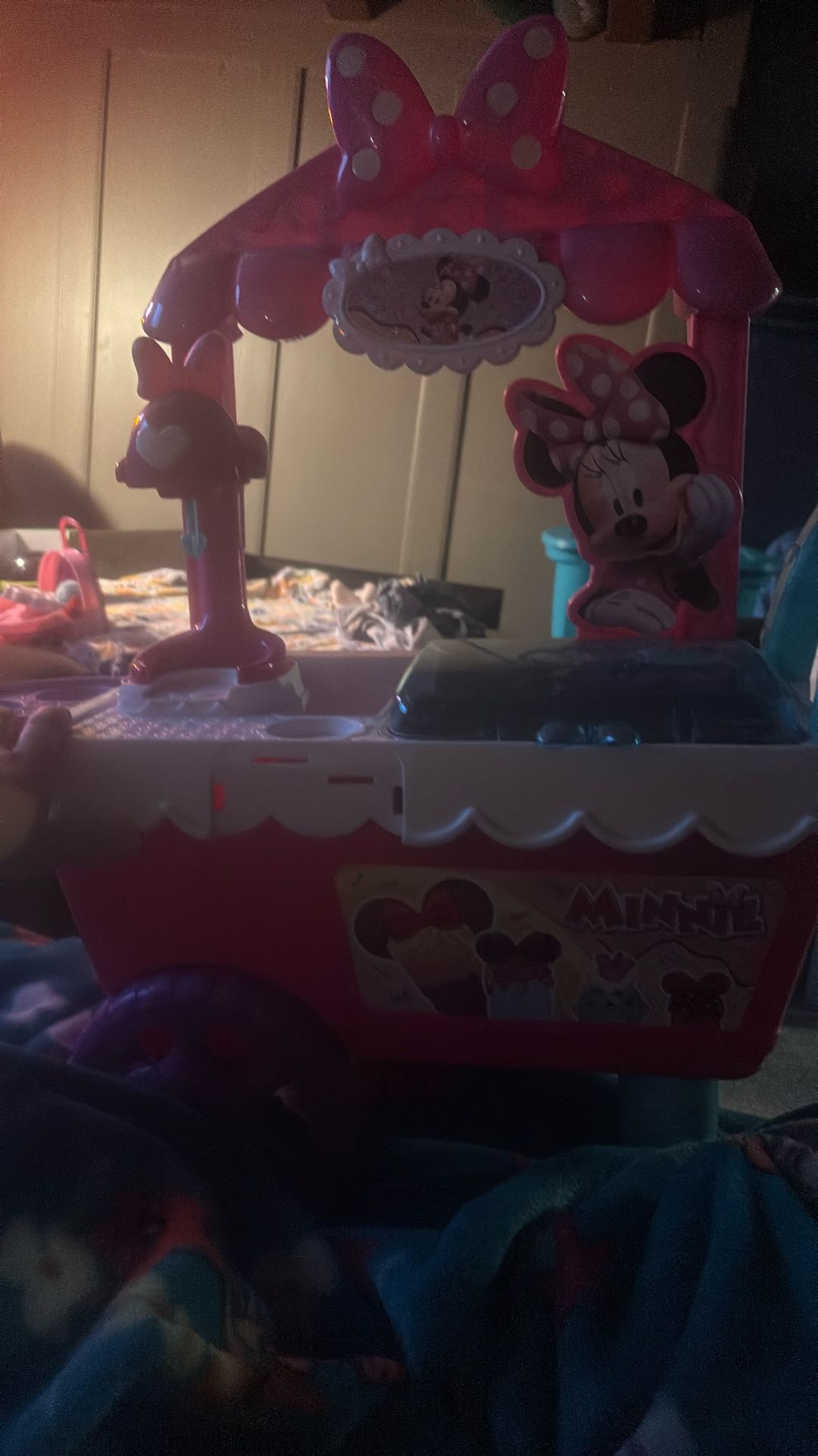 Minnie Mouse Ice Cream Cart