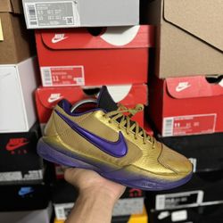Kobe 5 Protro Undefeated Hall of Fame size 8.5 USED But Clean