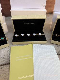 Van Cleef Quartz White Bracelet