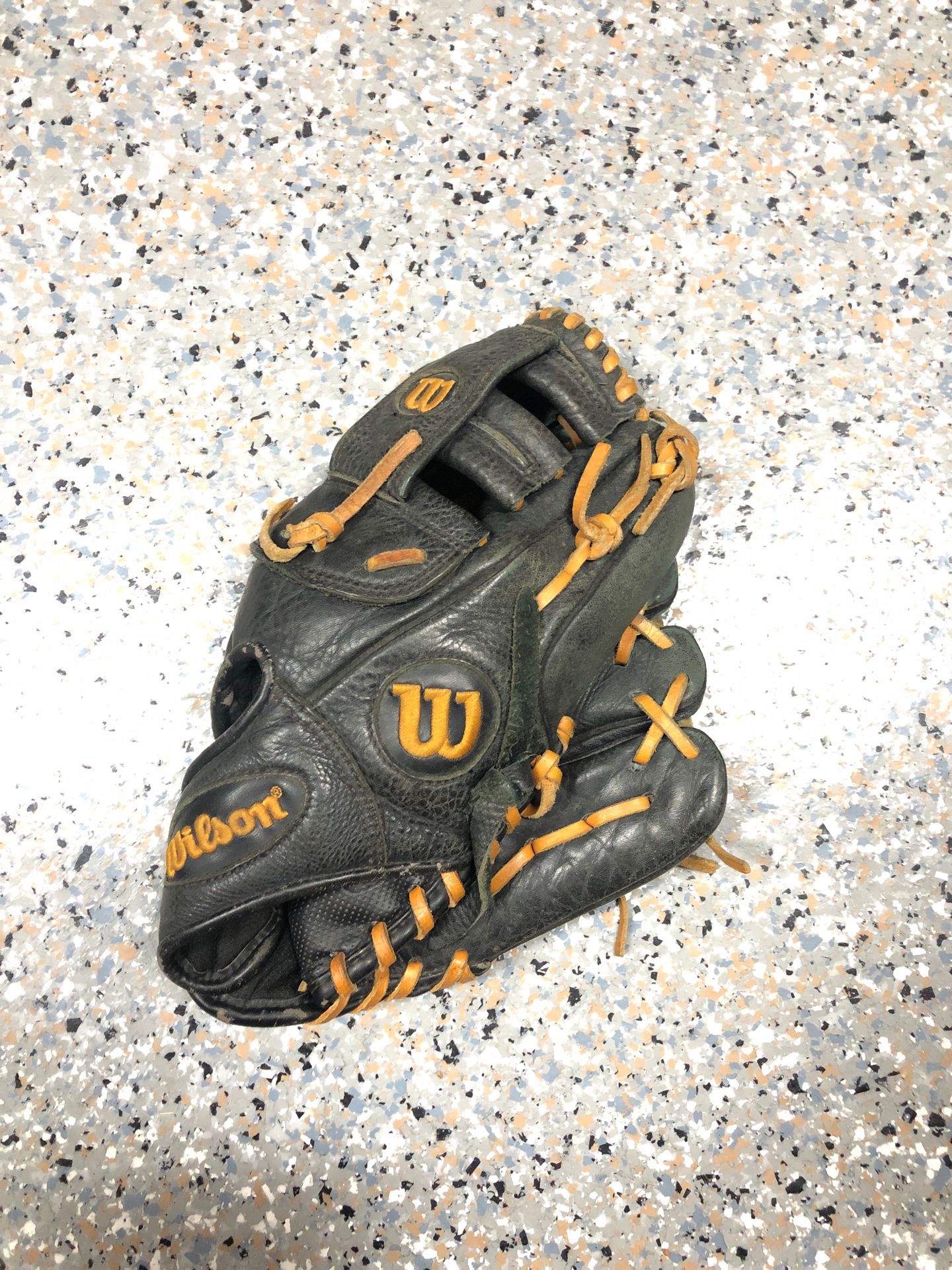 Wilson A500 youth baseball glove