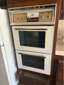 O’Keefe & Merritt Double Oven