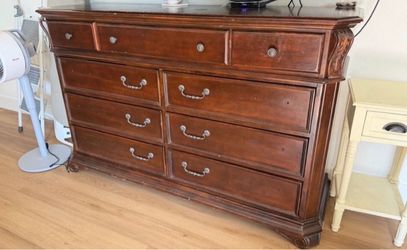 9 drawer dresser solid wood