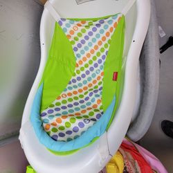 Baby Bath Tub Including Little Bath Toys