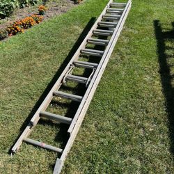 28 Foot Werner Extension Ladder BLACK TIP (300 Lb Capacity)
