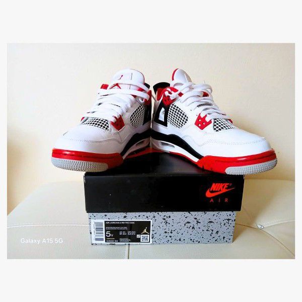 Nike Air Jordan 4 Retro  GS  408452-160 Size 5 Y In Hand