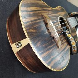 Berkeley 30" Ukulele w/ Aquila String .Spenish Classical style Strip (pad bag