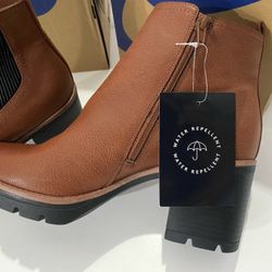 Women’s Shoes - Size 10M