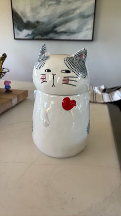 Cute cookie jar