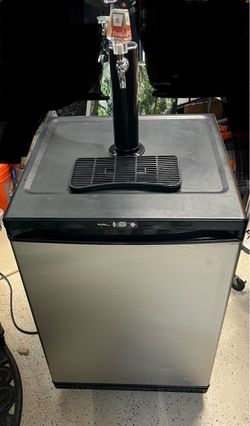 Danby Stainless Steel Kegerator / Beer Keg Cooler (Model DKC645BLS)