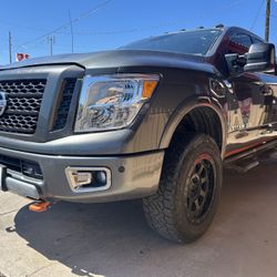 2016 Nissan Titan