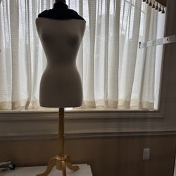 Mannequin Female Dress Form