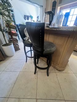Swivel Bar Stool