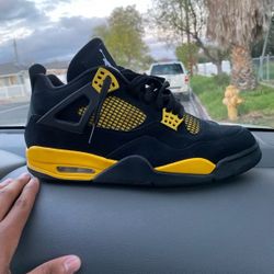 Air Jordan 4 Retro “Thunder” Shoes 