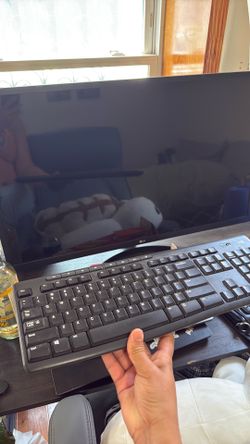 LG monitor https://offerup.com/redirect/?o=aHR0cHM6Ly93d3cudGFyZ2V0LmNvbS9wL2xnLTMyYm41MHUtYi0zMi0zODQweDIxNjAtMTYtOS1sZWQtbGNkLWhkcjEwLWZyZWVzeW5jLWR