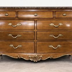 Henredon 9 drawer dresser / buffet