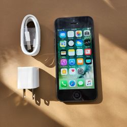 iPhone 5 - GSM UNLOCKED - Like New