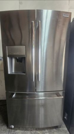 Frigidaire Refrigerator counter depth