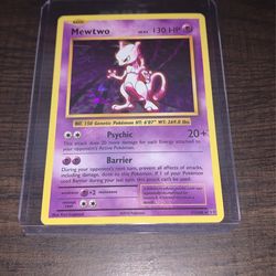Mewtwo 2016 Holographic Card