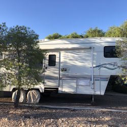 1996 Fleetwood Prowler 5th Wheel 30.5 Ft